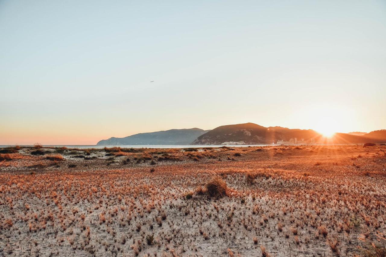 The Editory By The Sea Troia Comporta Hotel Exterior foto Sunset at the beach